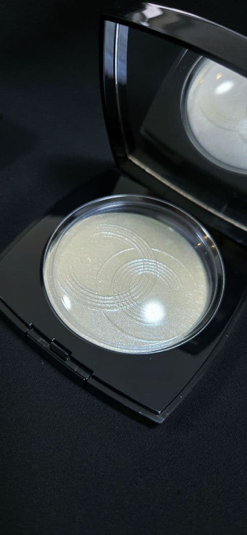 CHANEL ルミエール ドゥ ローシャンハイライトパウダー