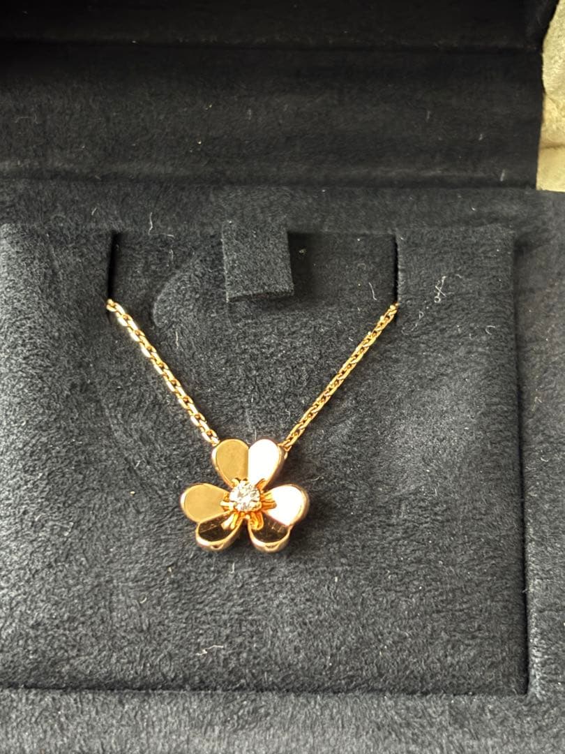 ヴァンクリーフ&アーペル　フリヴォルミニペンダント