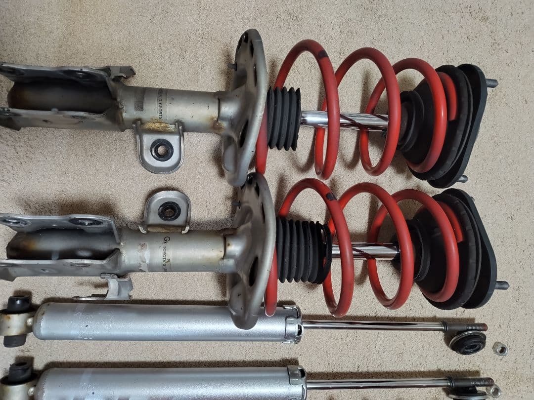 zvw30 プリウス G'z　純正　サスペンションキット　30　送料込み