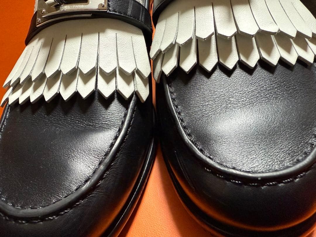 HERMES フリンジローファー ブラック・ホワイト