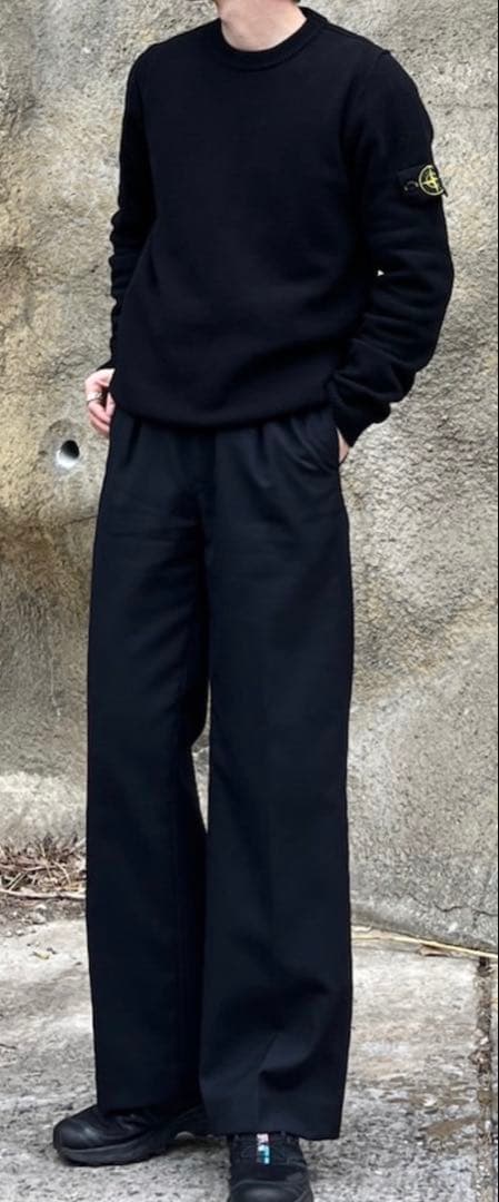 Stone  ブラック ニットセーター