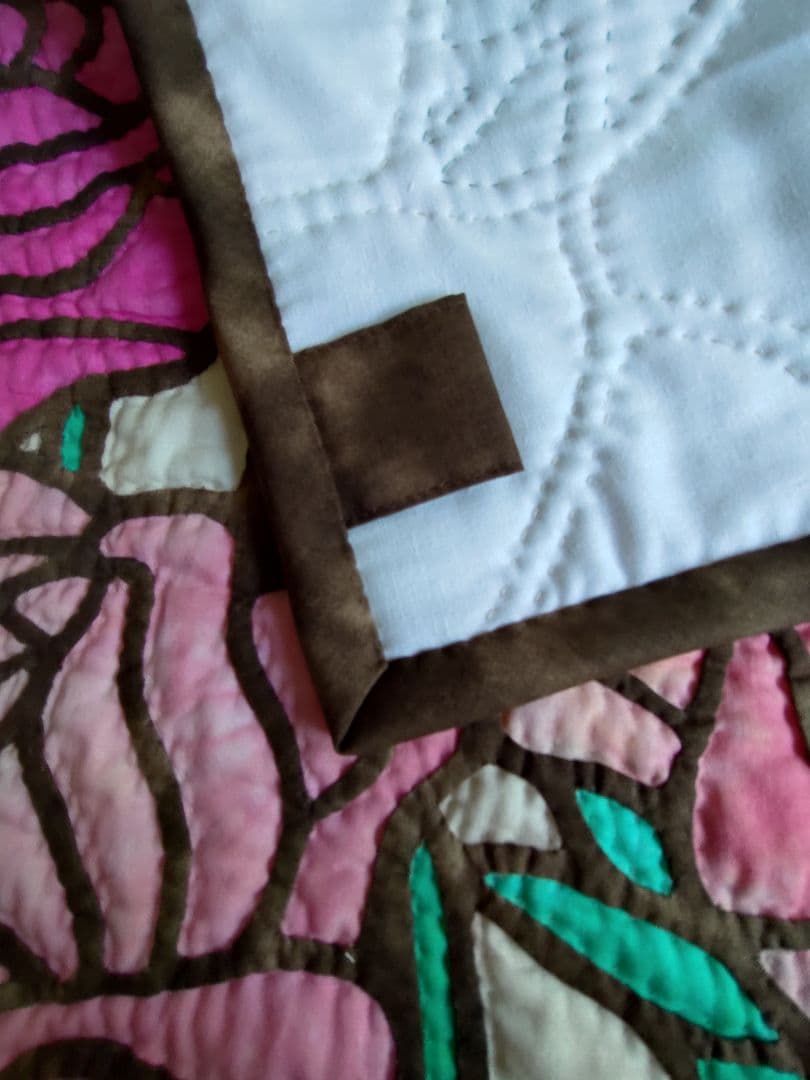 バラのタペストリー・ハワイアンキルト