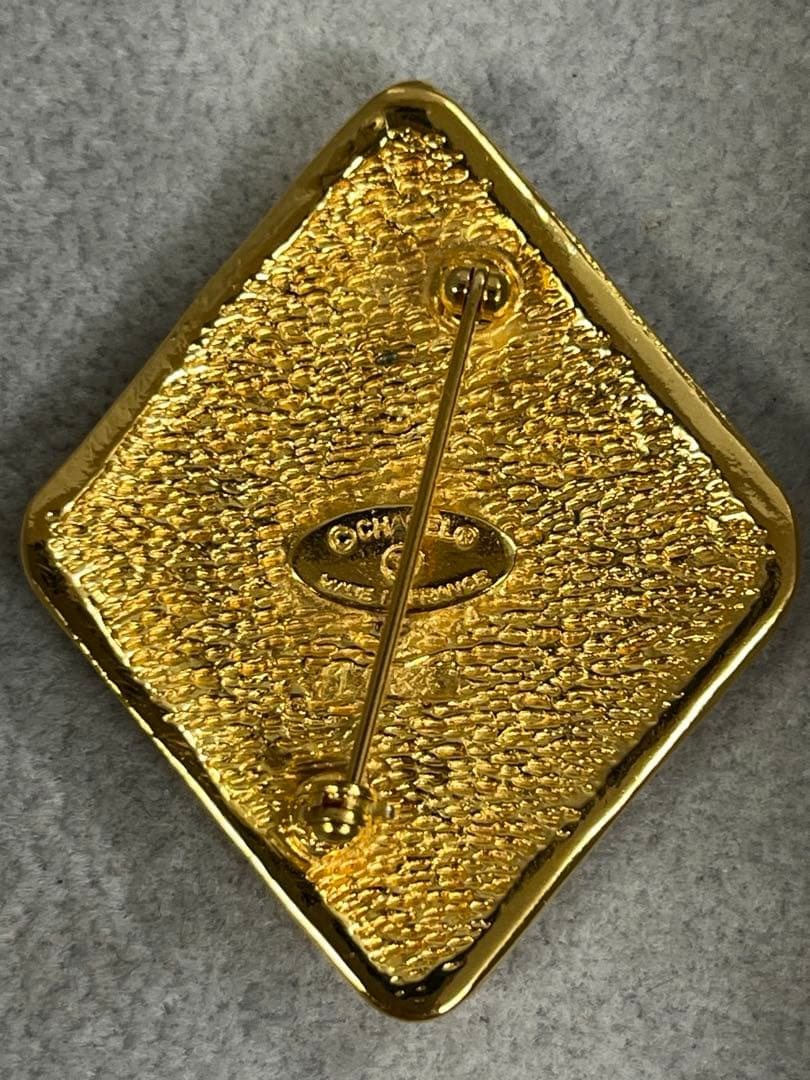 美品 CHANEL シャネル ブローチ 箱付 菱形 ゴールド アンティーク