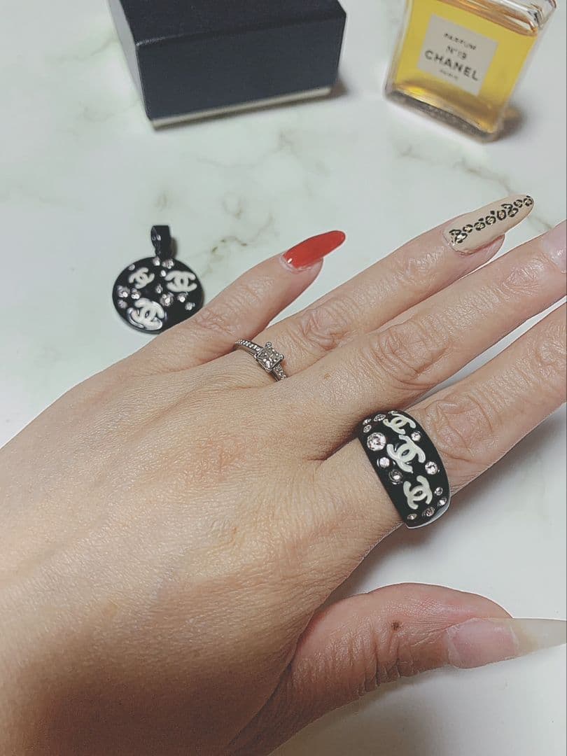 CHANEL チャーム ＆ リング セット