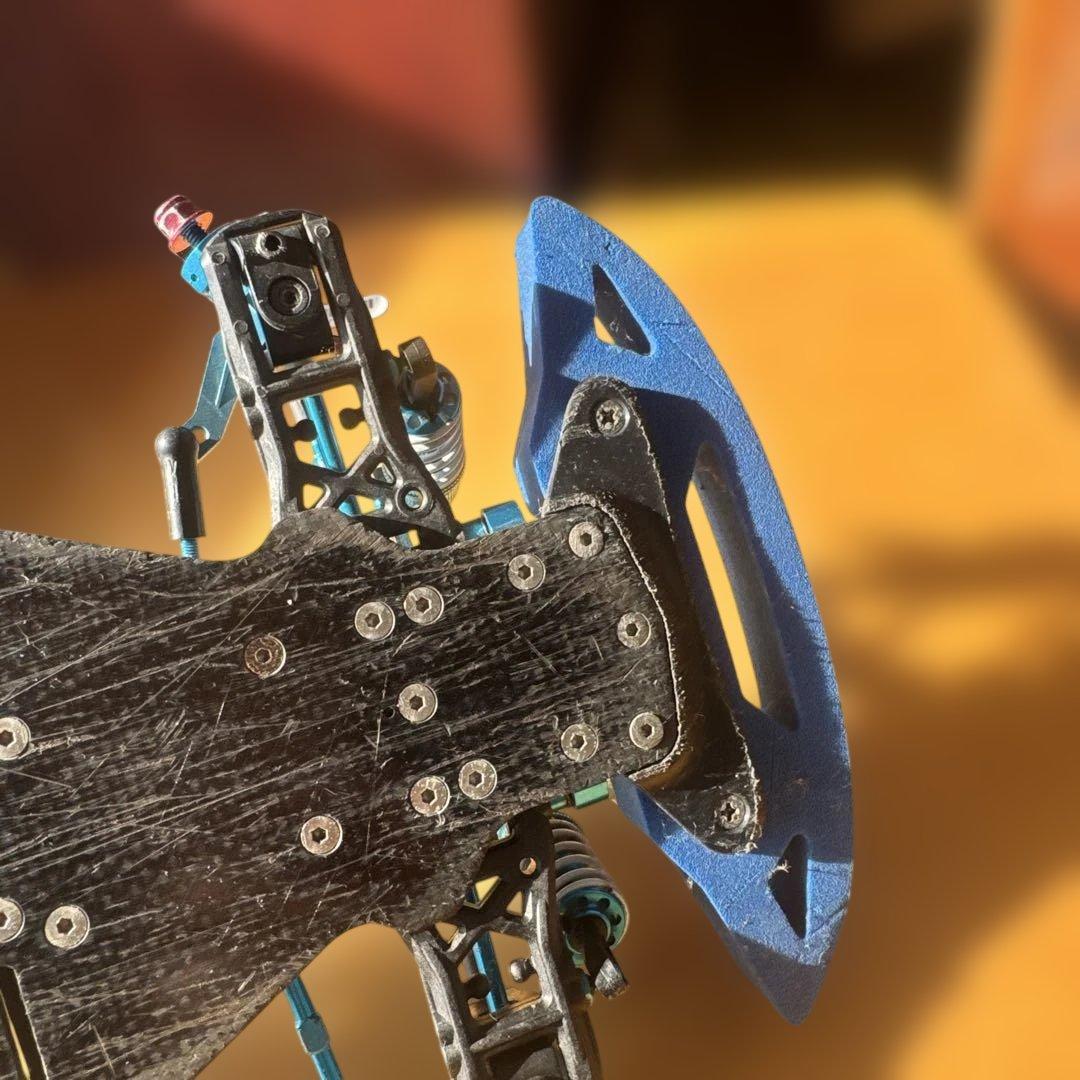 ミニ四駆シャーシ 青 カーボンファイバー