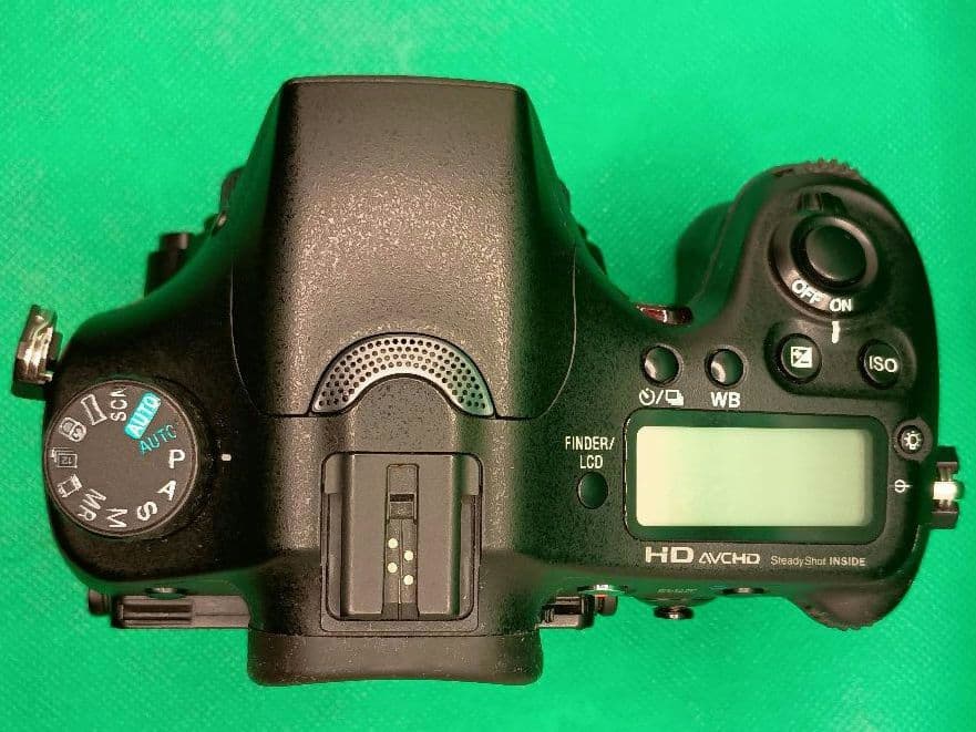 じ*ゃ様 SONY α77 SLT-A77V 高速連写ボディ バッテリー2個・充