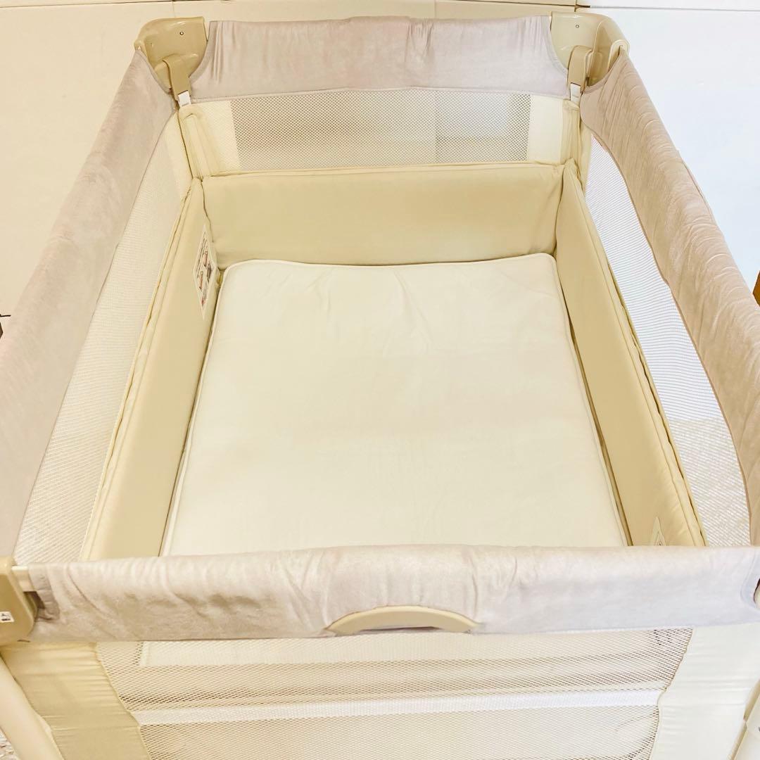 アップリカ プレイヤード　ベビーベッド　ココネル　エアープラス　AB