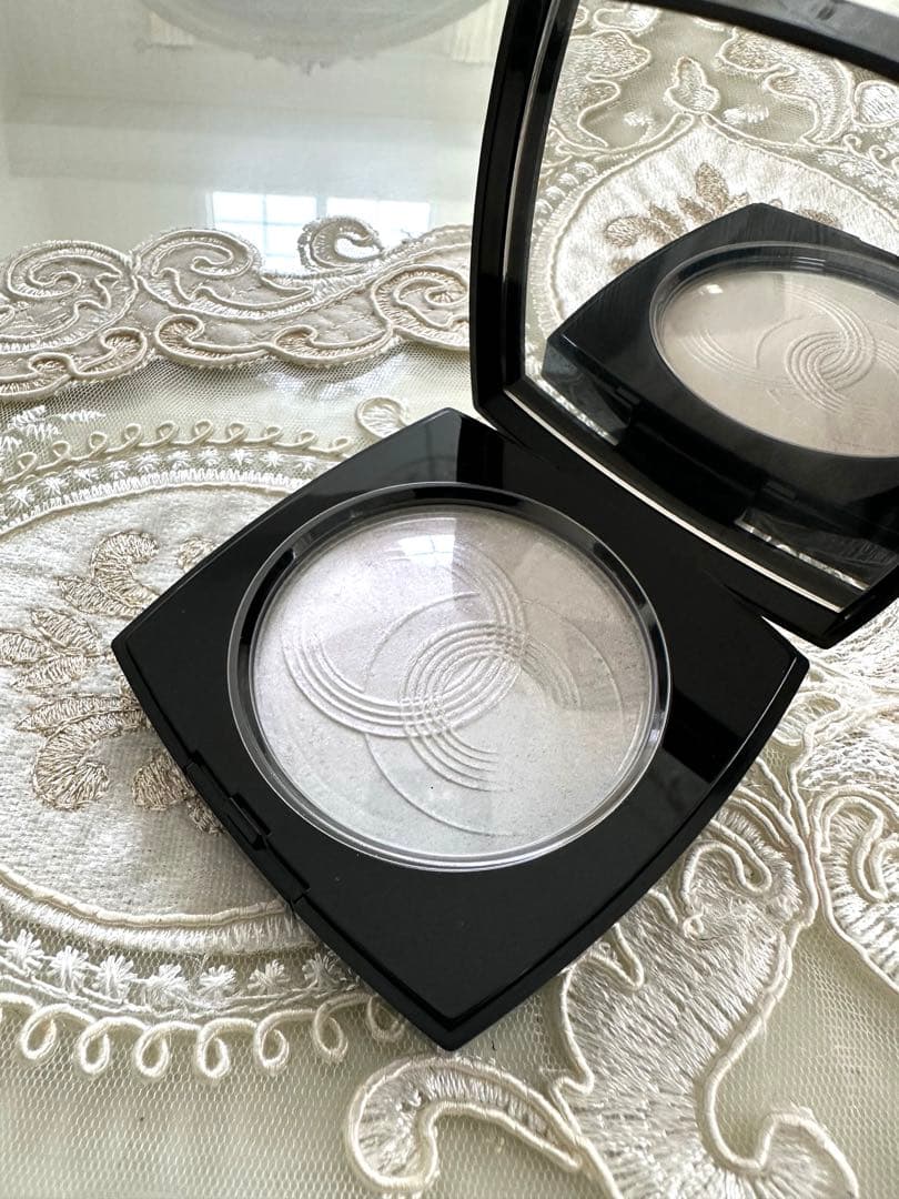 【CHANEL　】シャネル 　限定品 新品未使用 ルミエール　ドゥ　ローシャン