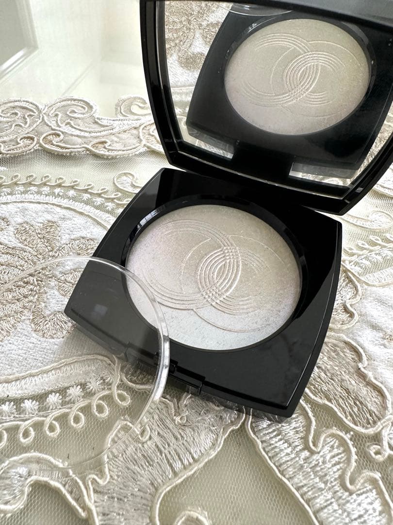 【CHANEL　】シャネル 　限定品 新品未使用 ルミエール　ドゥ　ローシャン