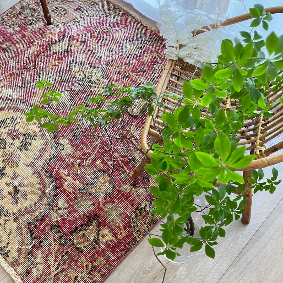 貴重110×124シャビーレッドピンク　ベージュ　正方形　トルコヴィンテージラグ