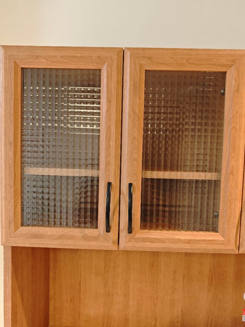 食器棚　木目調キャビネット ガラス扉付き