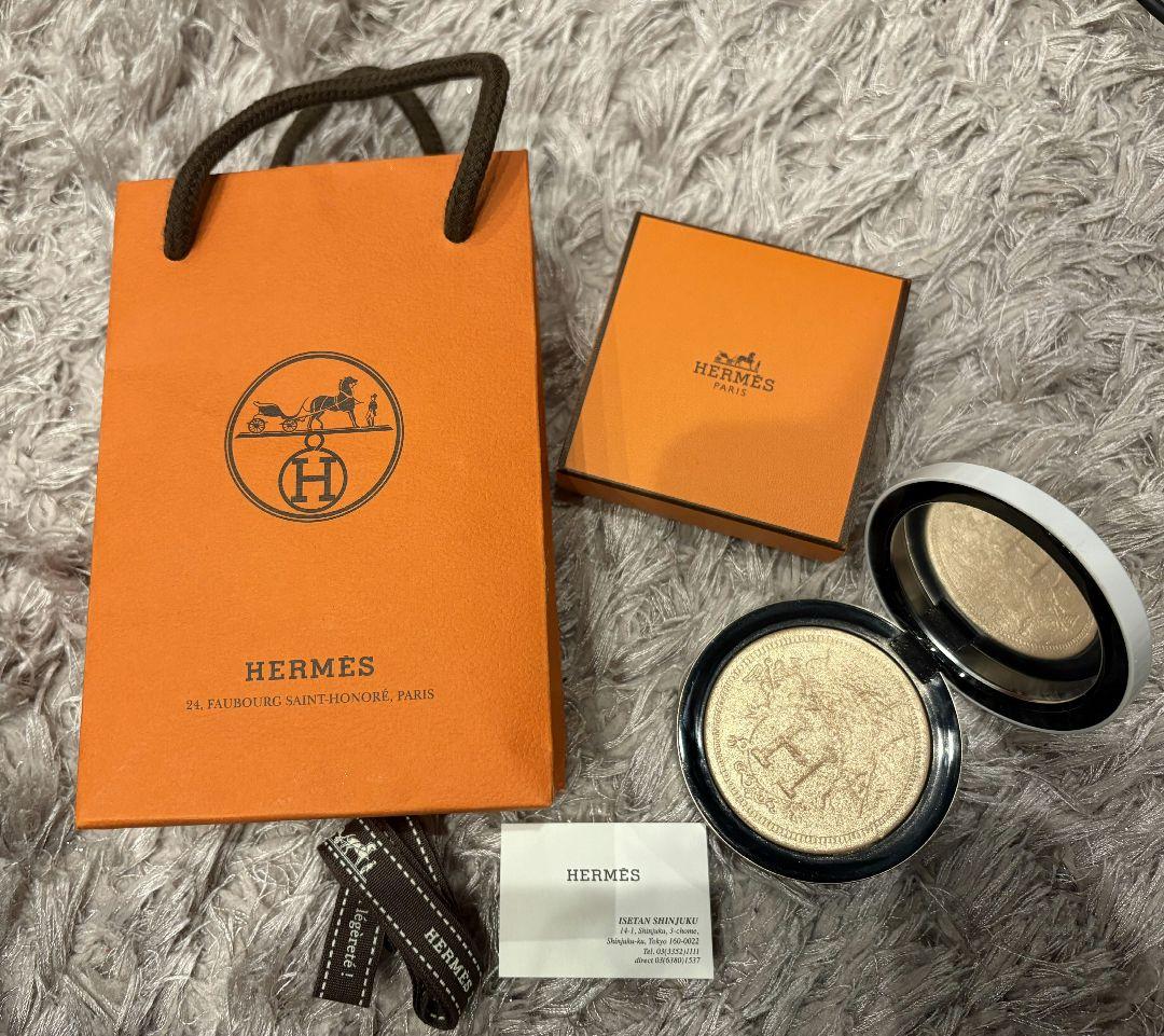 HERMES オルフェーブル フェイス＆アイ　イルミネイティングパウダー　01