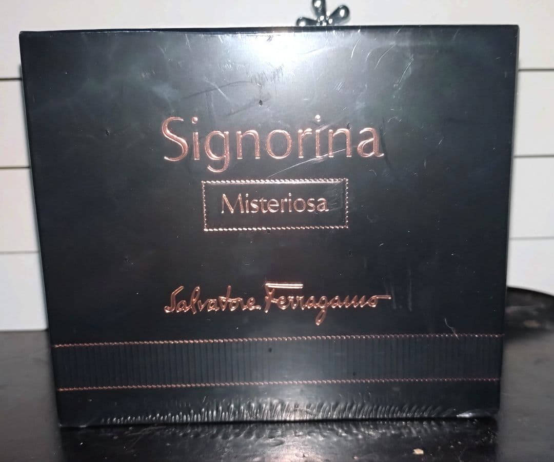 Signorina Misteriosa 100ml　シニョリーナ