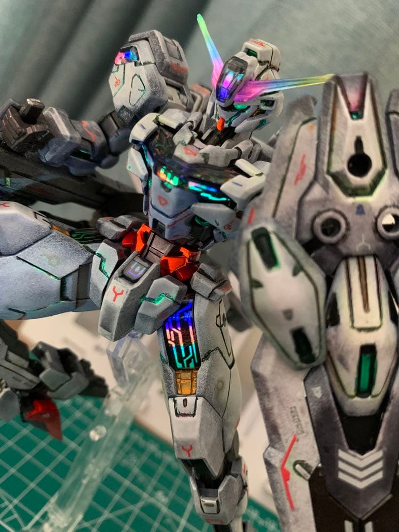 B*d様 HG ガンダムキャリバーン　リアル全塗装・ブラックライト発光仕様