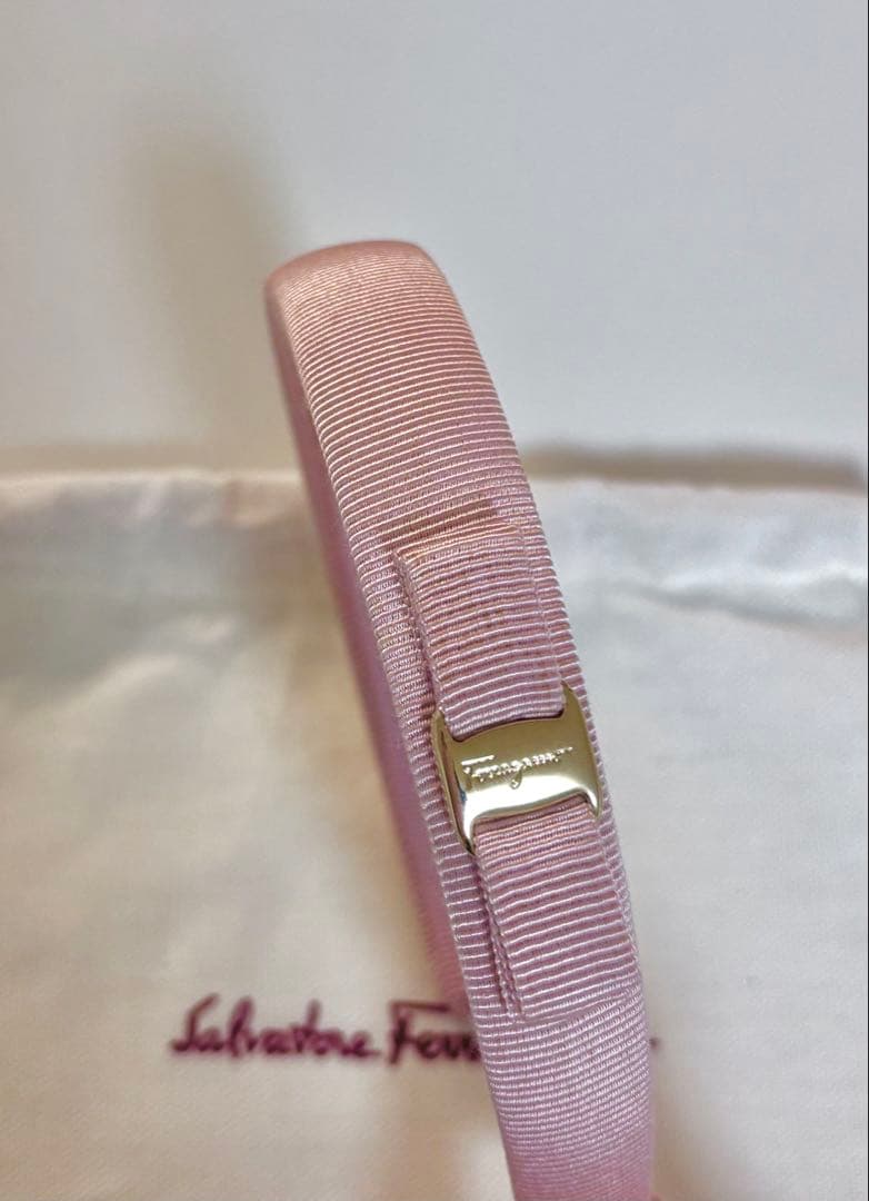 フェラガモ ピンク カチューシャ