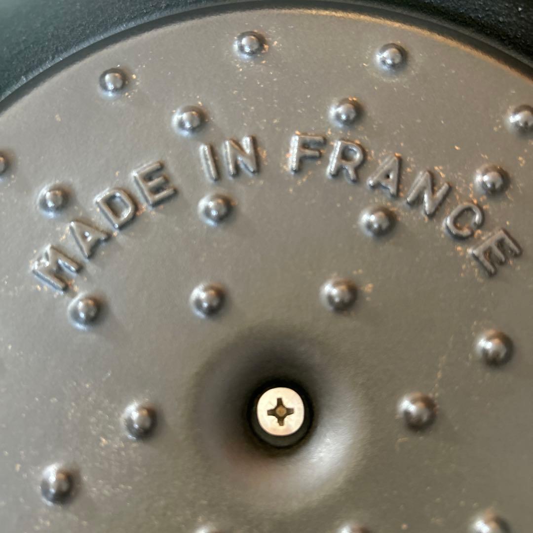 STAUB LA COCOTTE 22cm 鍋　黒