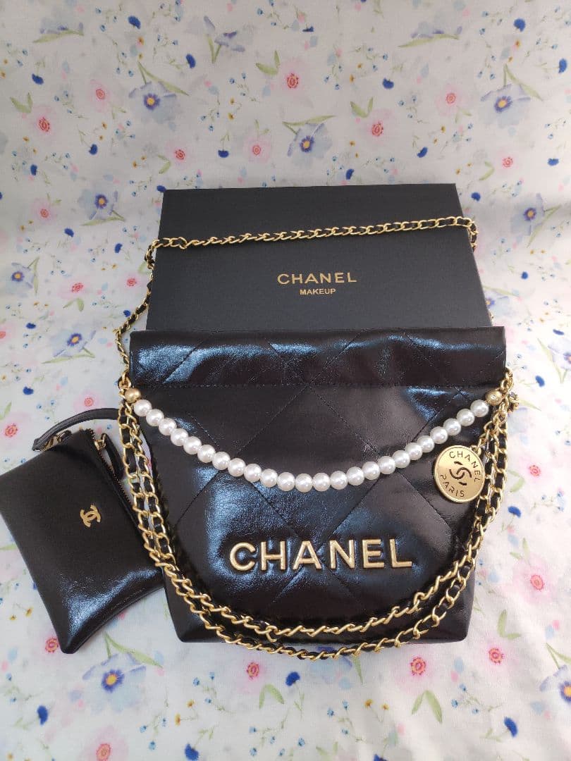 即納！CHANEL ノベルティ ショルダーバッグ パールチェーン ポーチ付き
