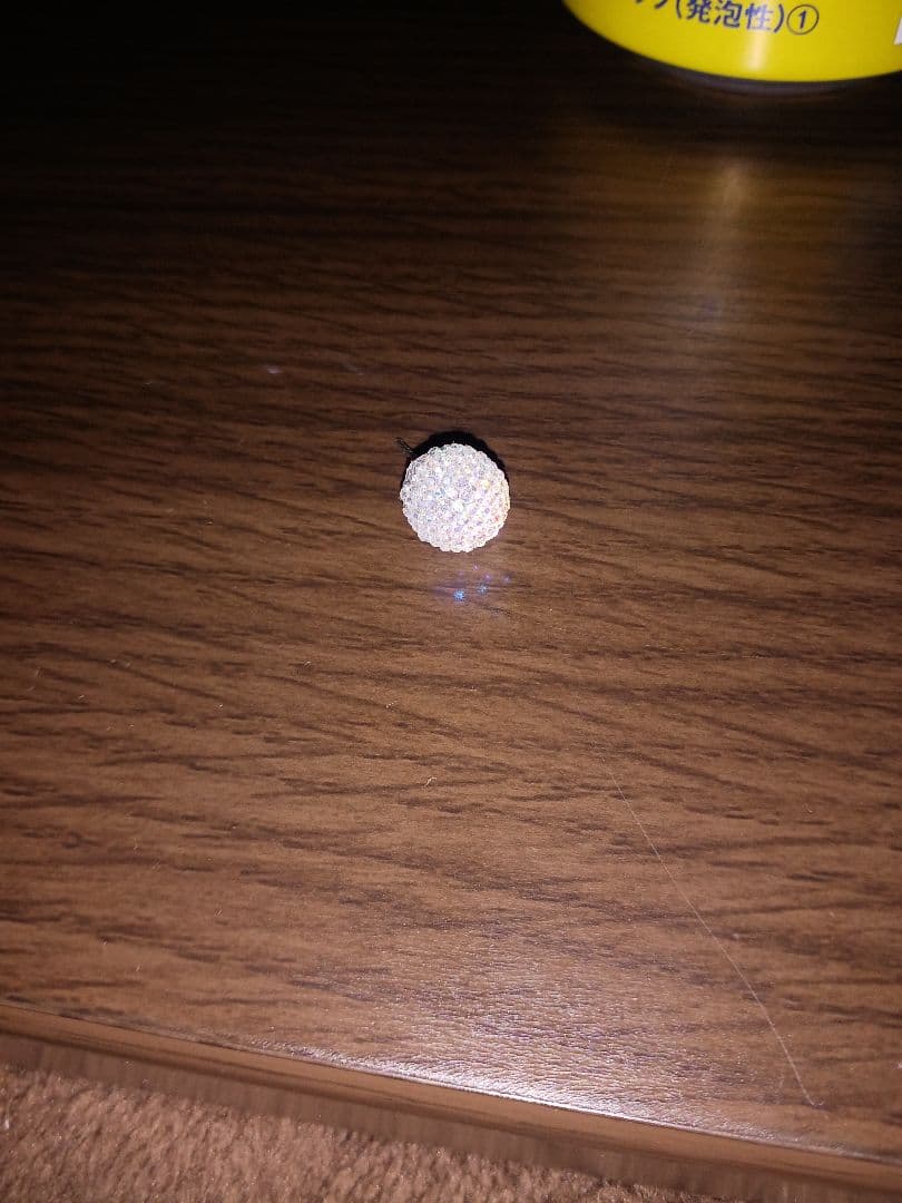 ホワイト 円形 ピアス(片耳用)