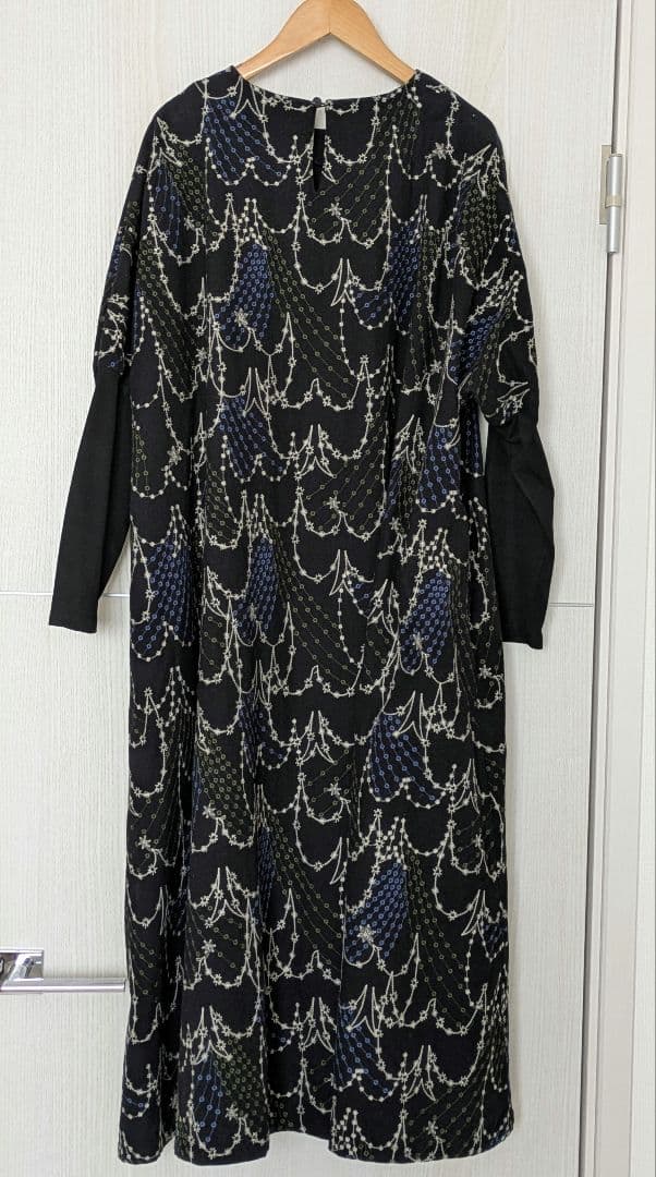 マーブルシュッド　EMB swallow袖リブワンピース