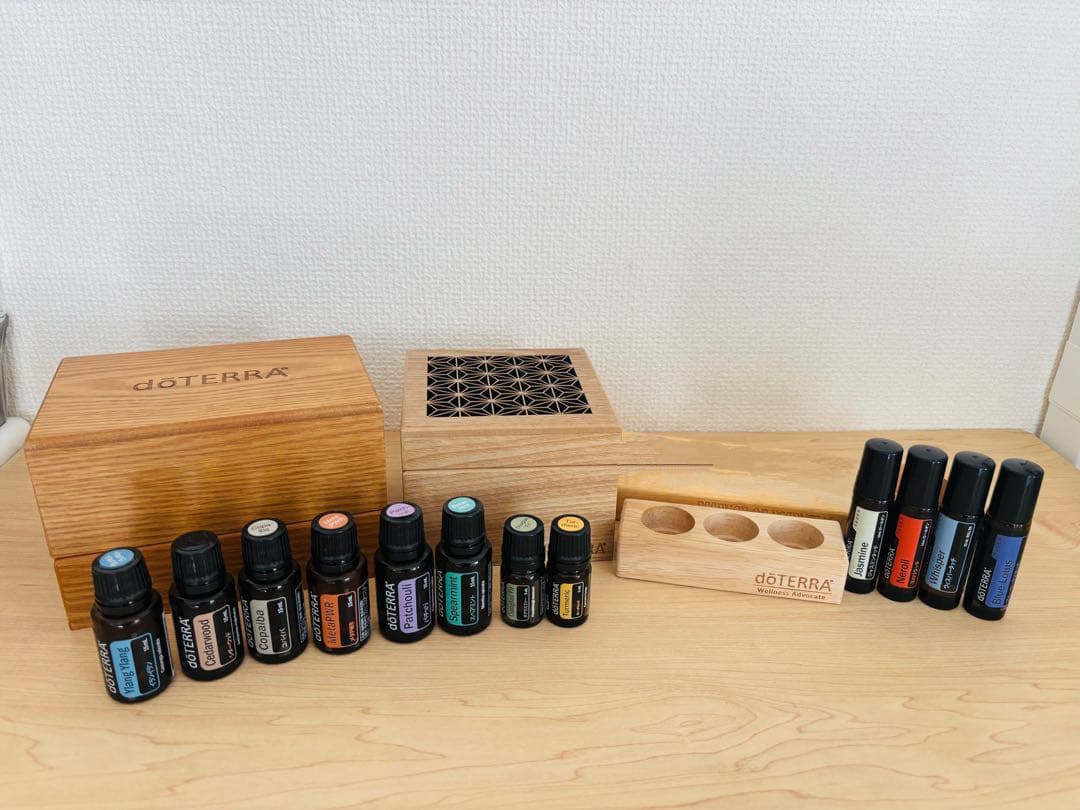 ドテラ　エッセンシャルオイル　木箱