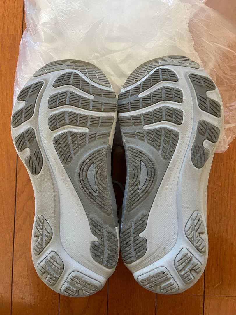 アシックスGEL-KAYANO 32 ゲルカヤノ　グレー27.5 cm 4E