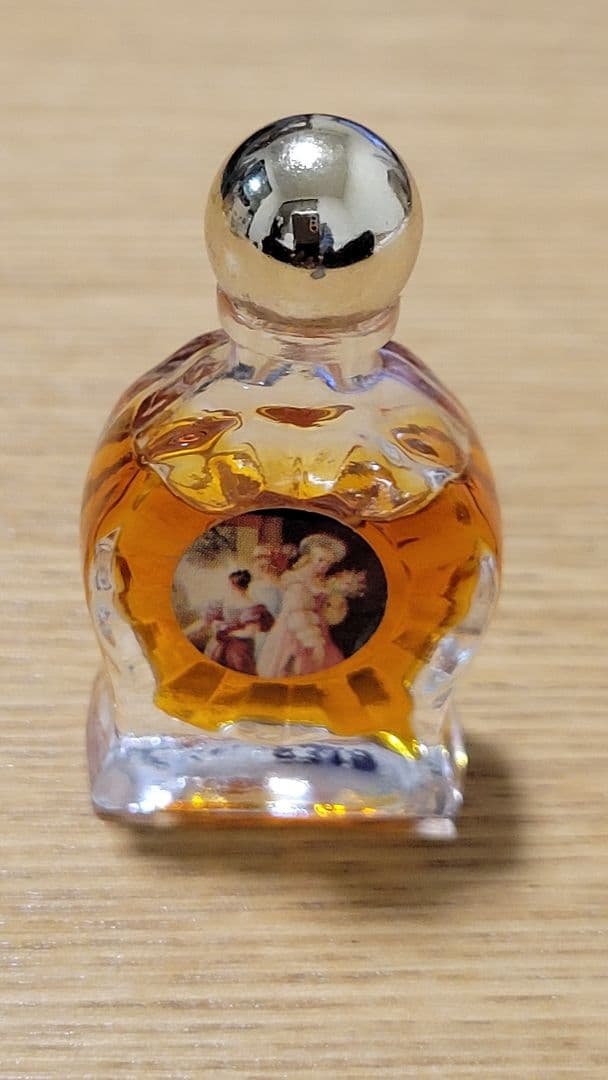 ティファニー　CHANEL　クリスチャンディオール　ミニボトル４つセット