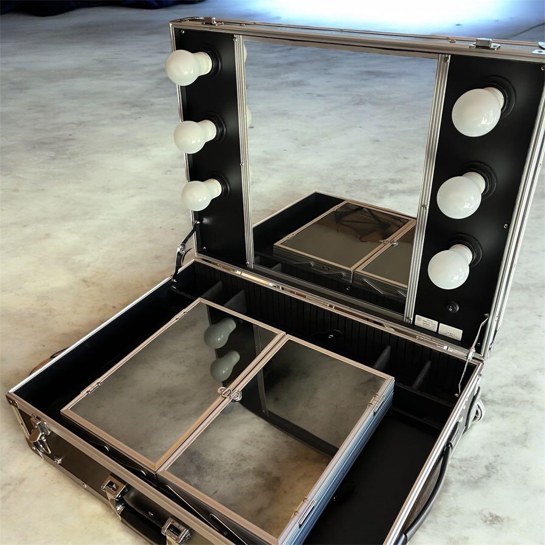 プロ用メイクステーション キャリーケース型　ライト付き　高さ調節可能