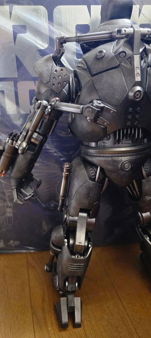 hottoys 『アイアンマン』１／６スケールフィギュア　アイアンモンガー