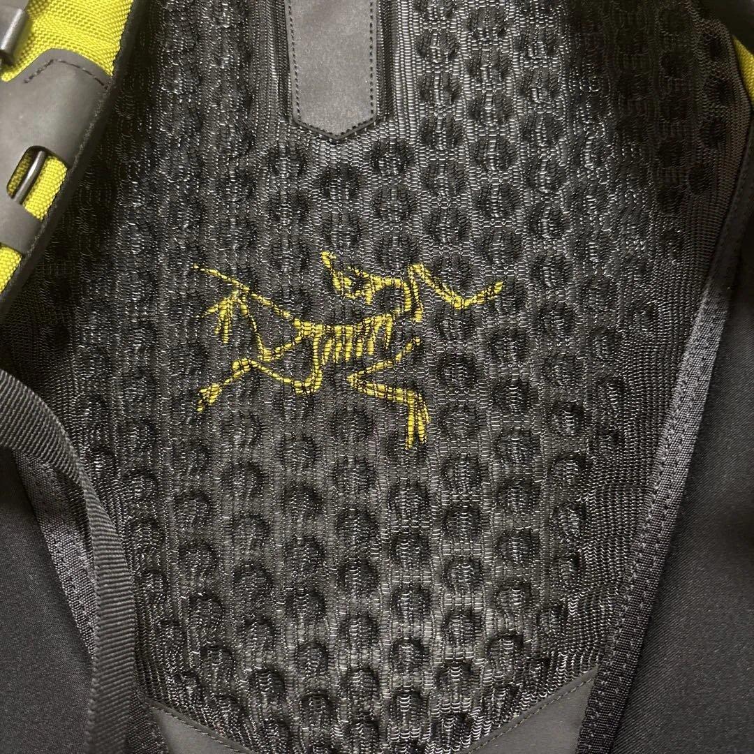 アークテリクス リュック アロー16 ブラック×ライムグリーン