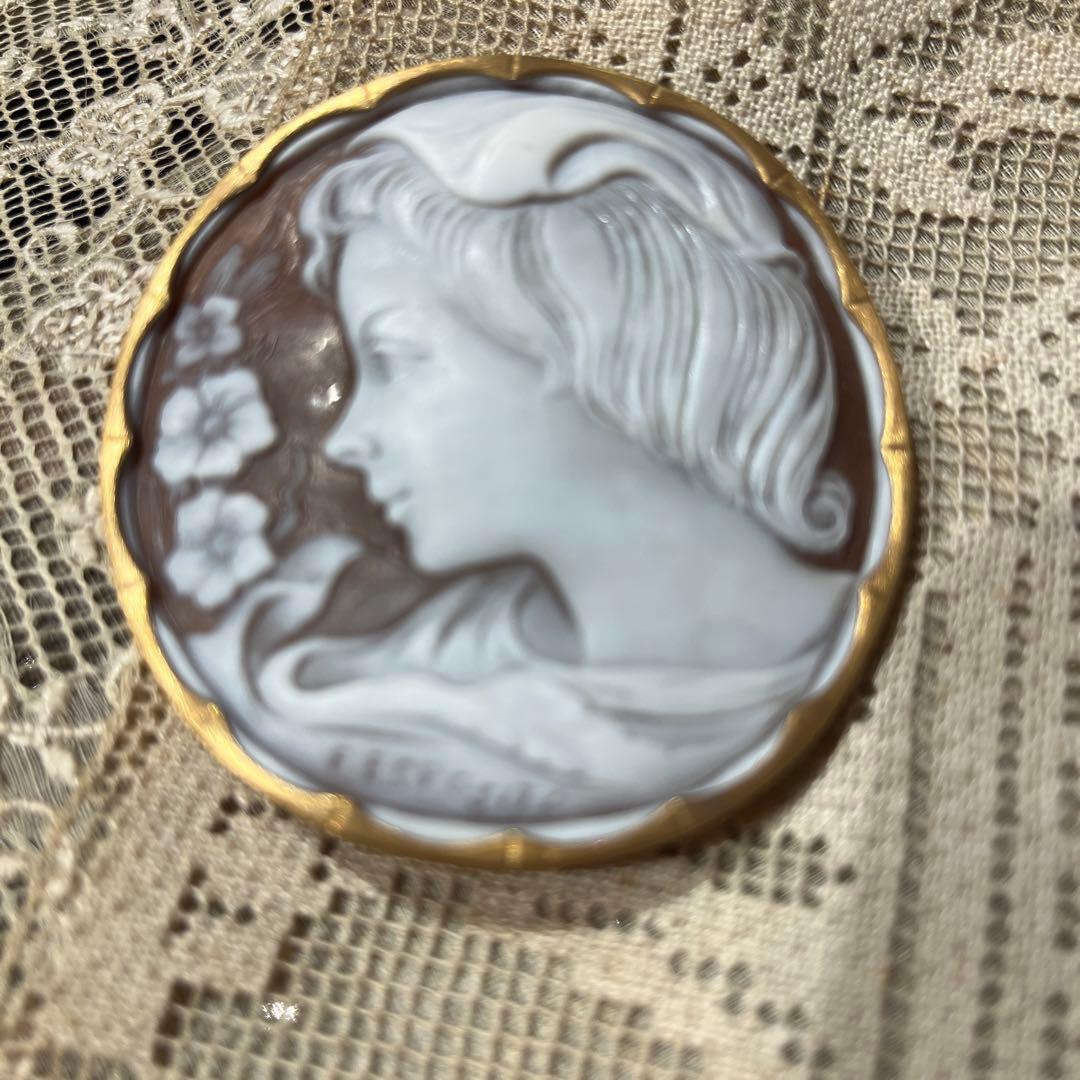 新品未使用イタリアチョコカメオのブローチ