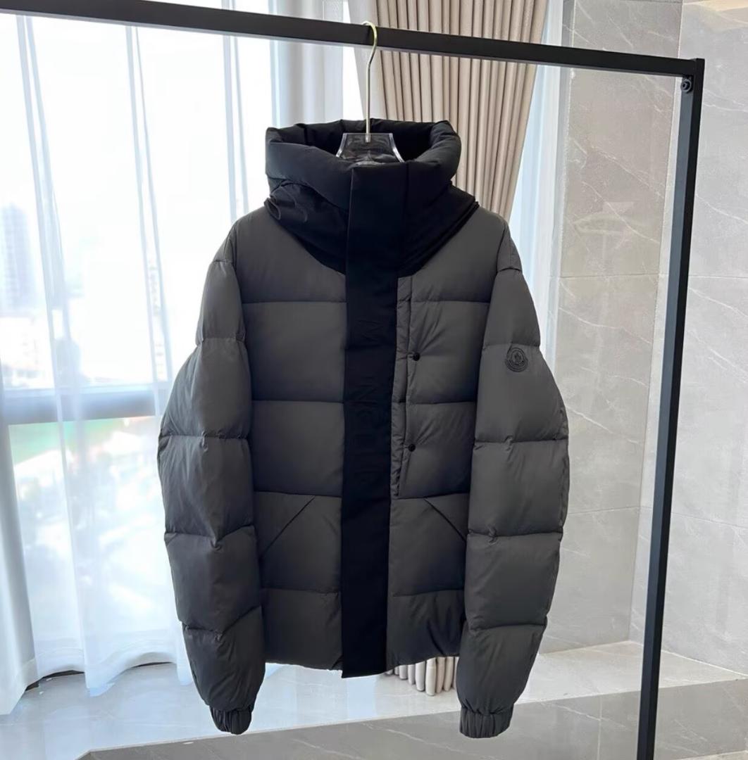 ダークグレー フード付きダウンジャケット+++