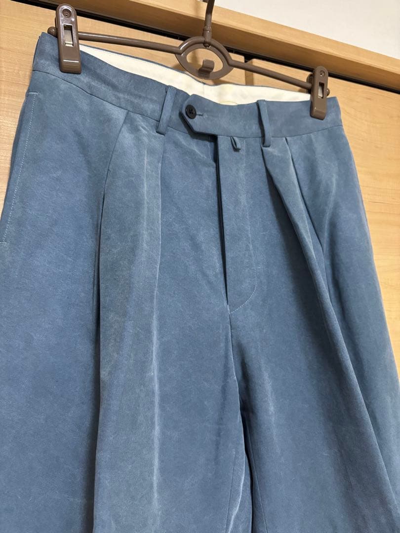 NEAT　スラックス