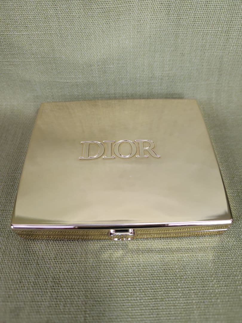 Dior サンククルール　ホリデーコレクション　2025