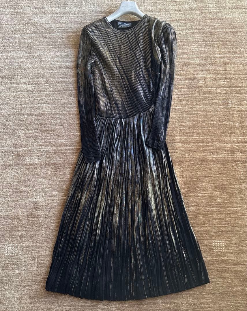 サルヴァトーレ フェラガモ Ferragamo ニットワンピース