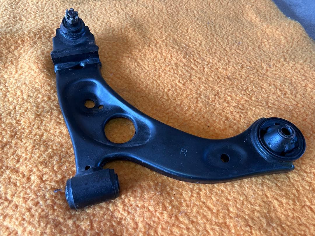 t*i様 ダイハツ エッセ L235S 加工ロアアーム