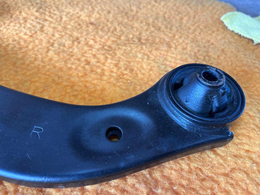 t*i様 ダイハツ エッセ L235S 加工ロアアーム