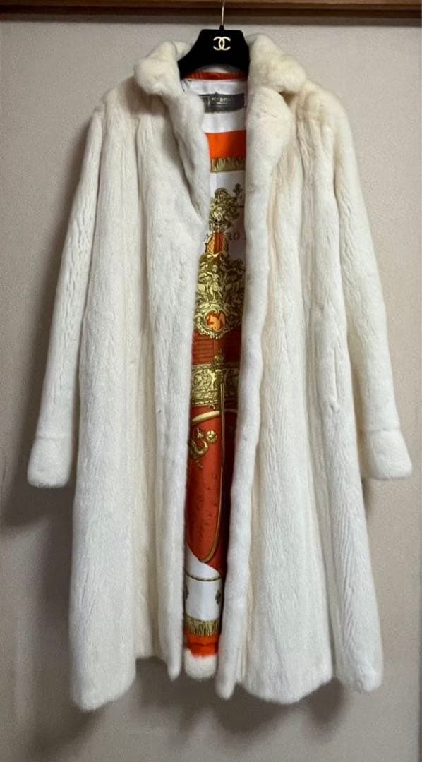 SAGA MINK×HERMES エルメススカーフ ミンクロングコート 白 毛皮