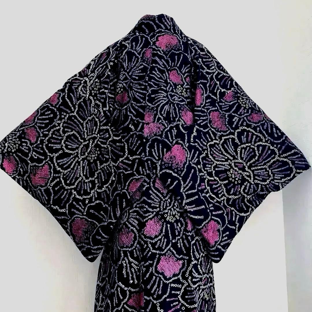 パゴス 有松鳴海絞り浴衣　黒地に大輪花模様　絞り浴衣　No.22