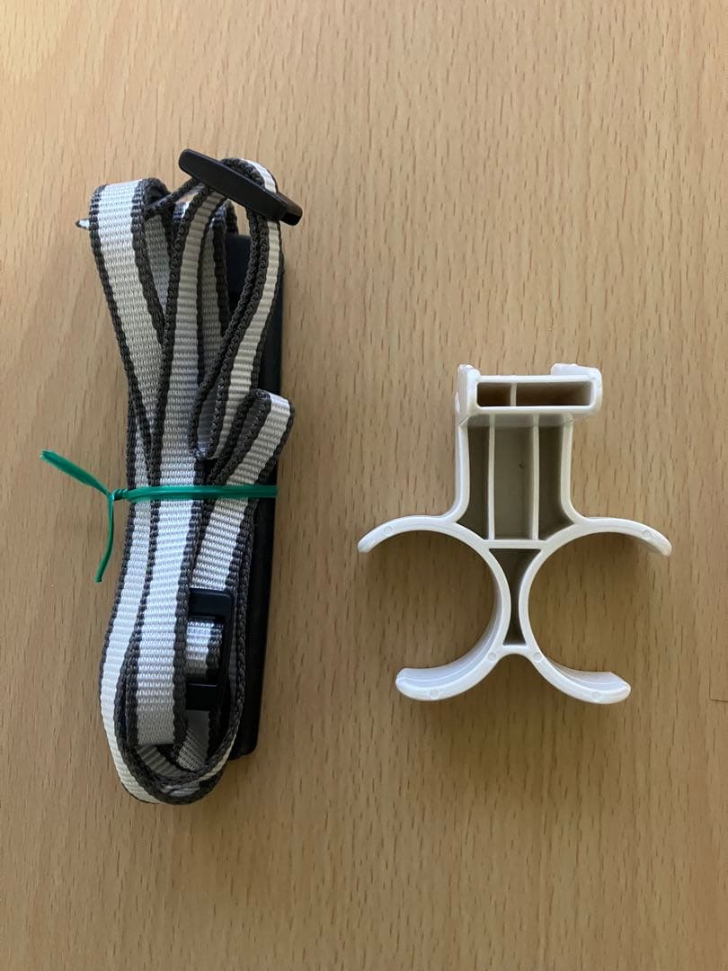 美品●パナソニック電気掃除機MC-K10P￼●純正紙パック8個+すき間ノズル付き