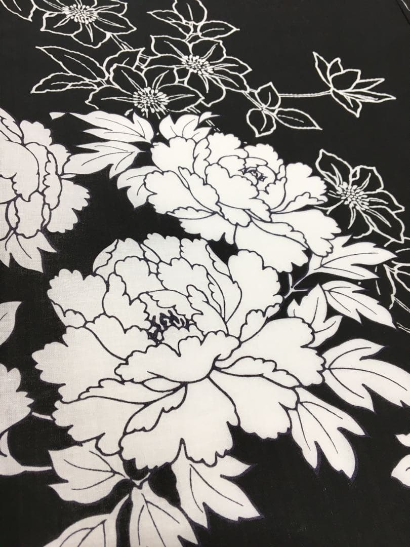 小粋【浴衣2点セット】新品❗️牡丹・菊　黒色