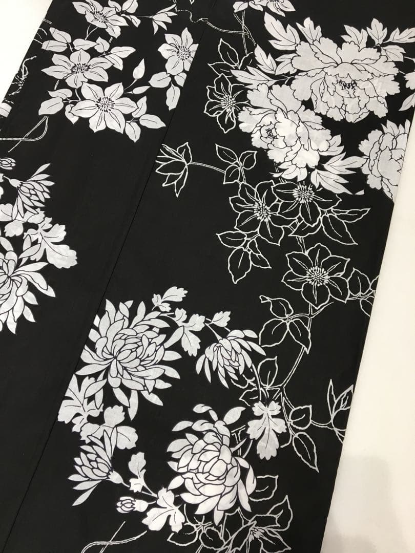 小粋【浴衣2点セット】新品❗️牡丹・菊　黒色