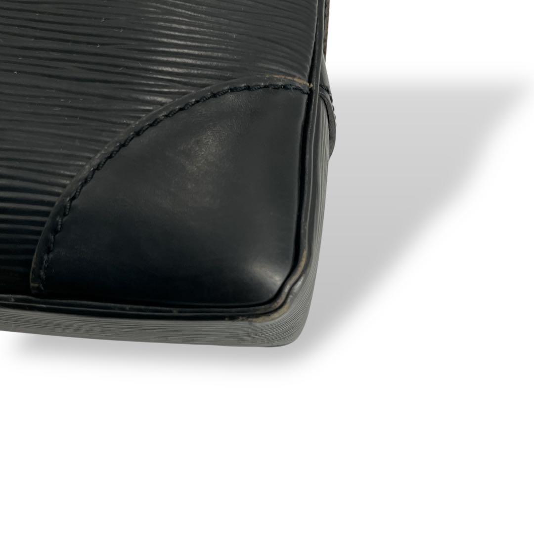 ルイヴィトン　エピ　ビジネスバッグ　ポルトドキュマン　ヴォワヤージュ　A4収納可