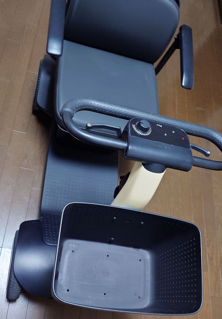 免許不要 電動車椅子 シニアカー WHILL Model S ホワイト