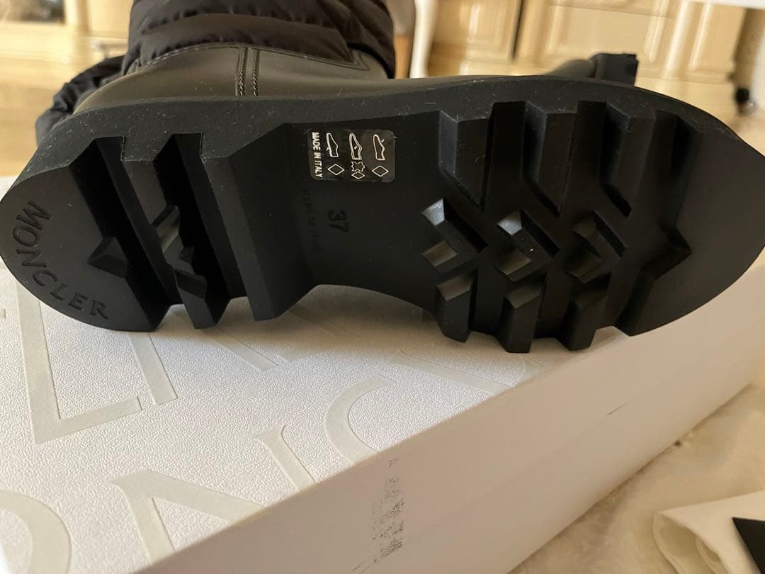 新品　MONCLER 黒 ダウンブーツ 37 新品　レインブーツ　完売