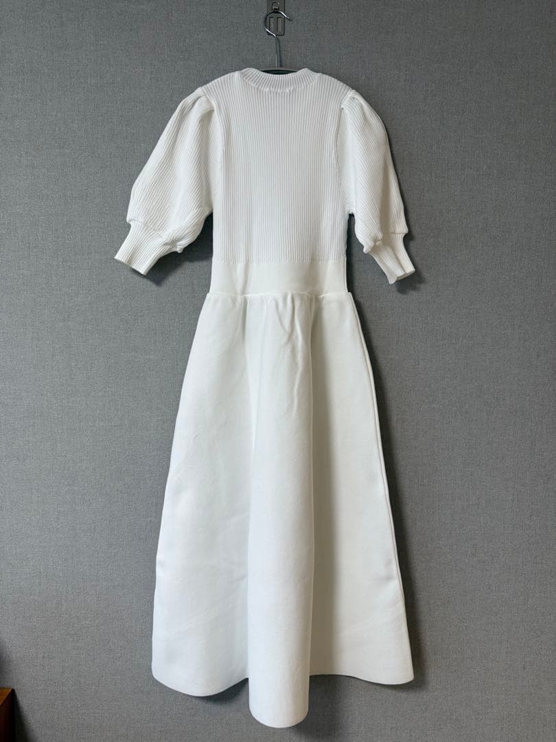 未使用美品【BARNEYS NEW YORK】ニットワンピース　ホワイト
