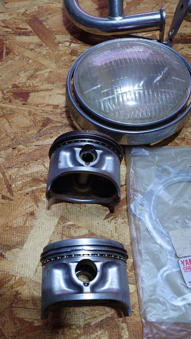 F*n様 SR400 500　ピストン2個、エンジンガード、純正パーツなど　ガレ