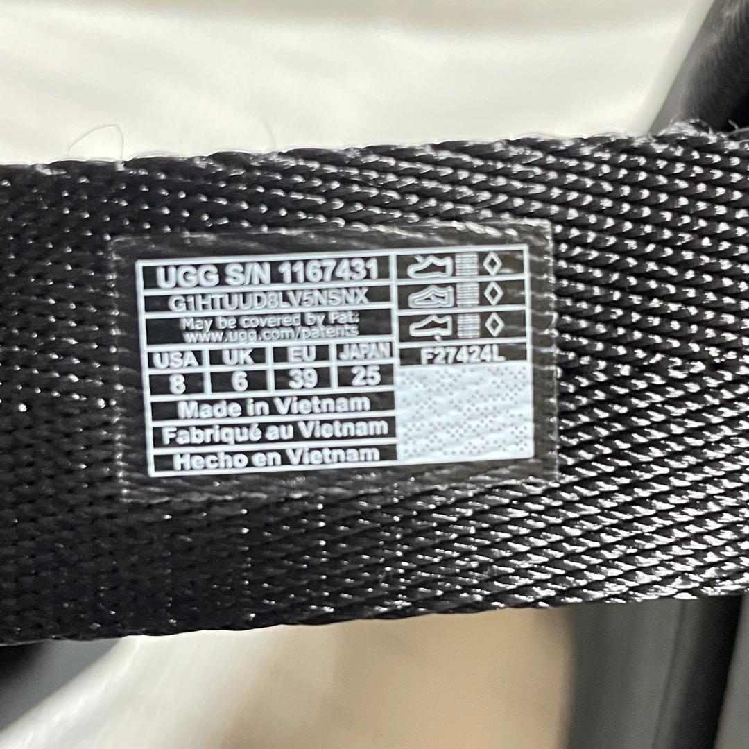 UGG GOLDENRISE 厚底サンダル