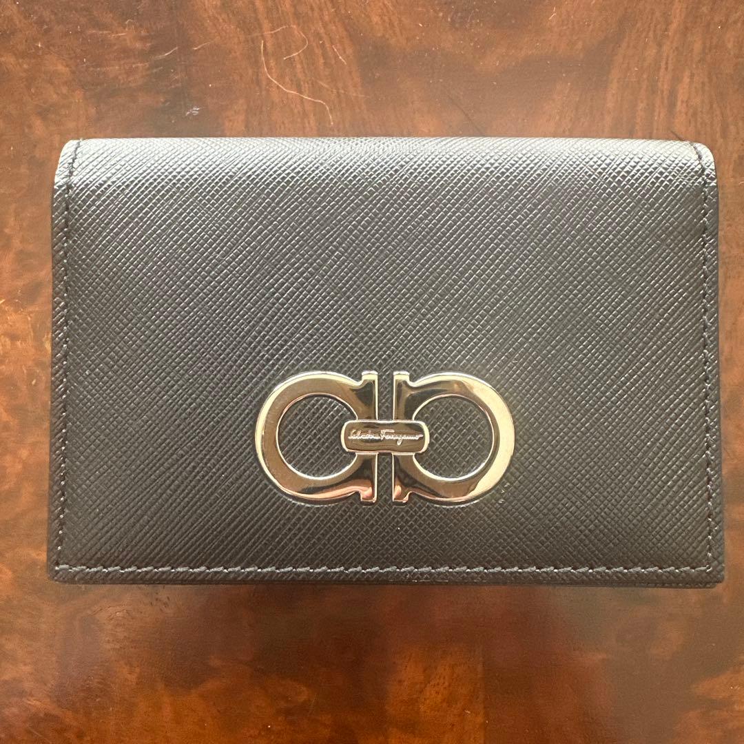 モルペコ　Salvatore Ferragamo 名刺入れ