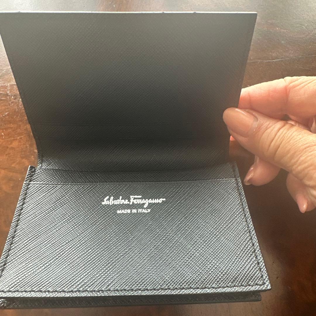 モルペコ　Salvatore Ferragamo 名刺入れ