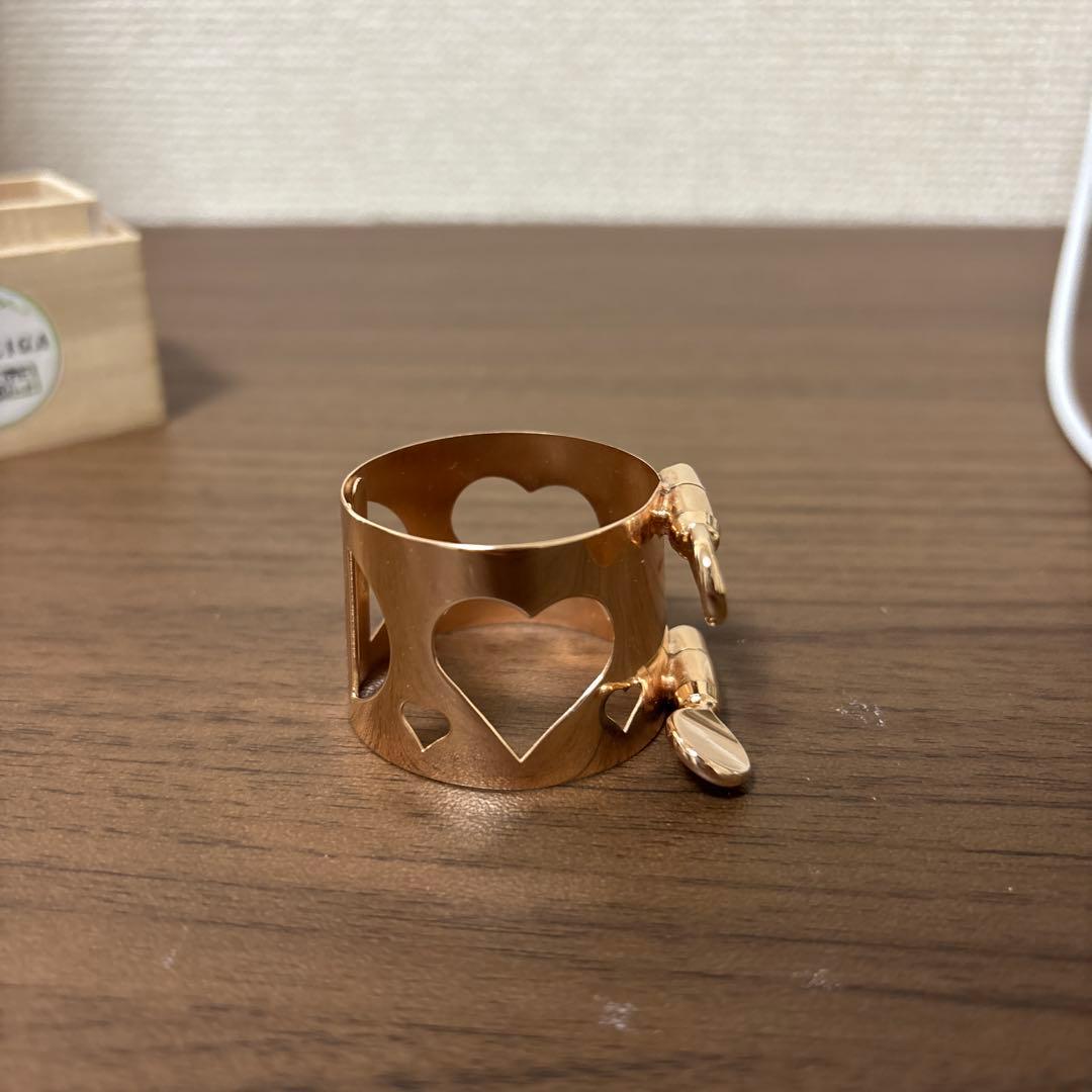 MOMO LIGA バスクラ用リガチャーNS(PGP縦ハート×ハート)